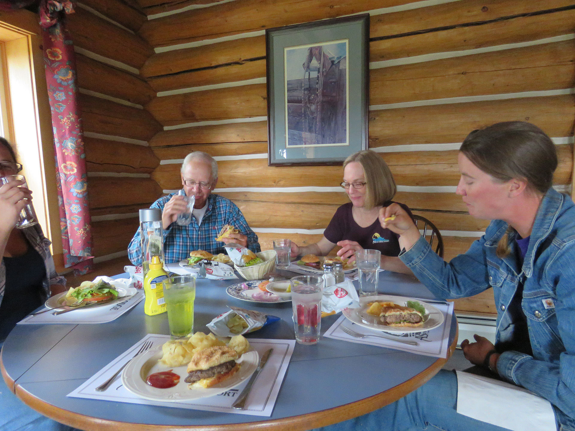 Lunch is served at Aspen Ridge Resort.